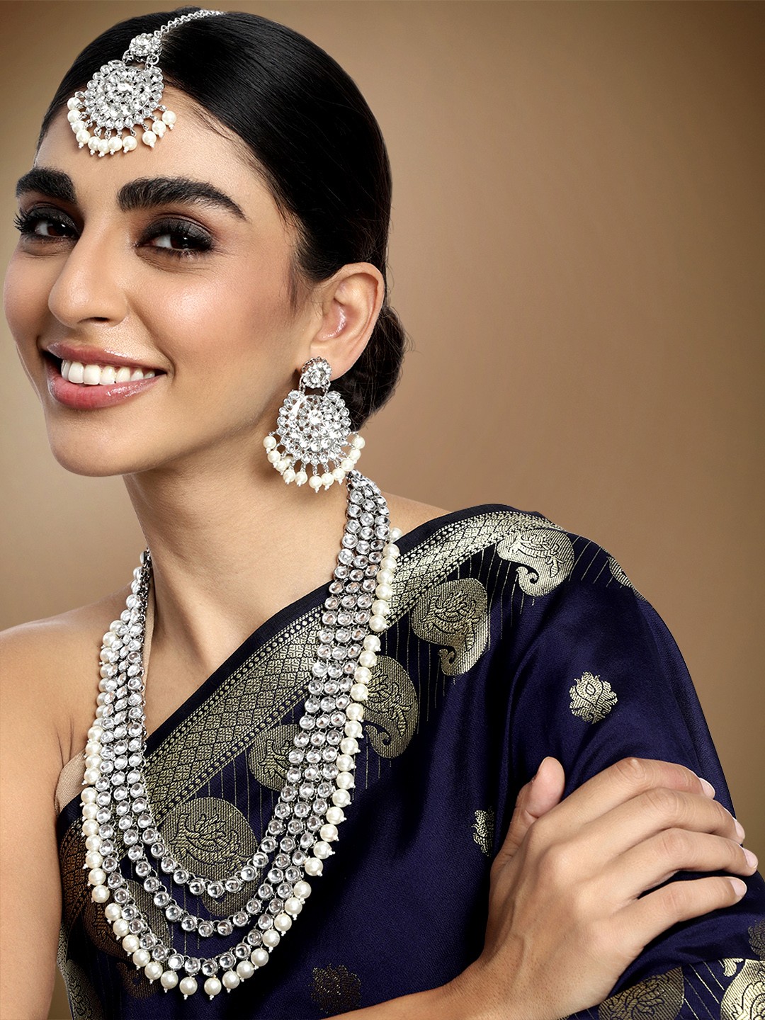 

Peora White Silver Plated Kundan Studded Necklace Jewellery Set