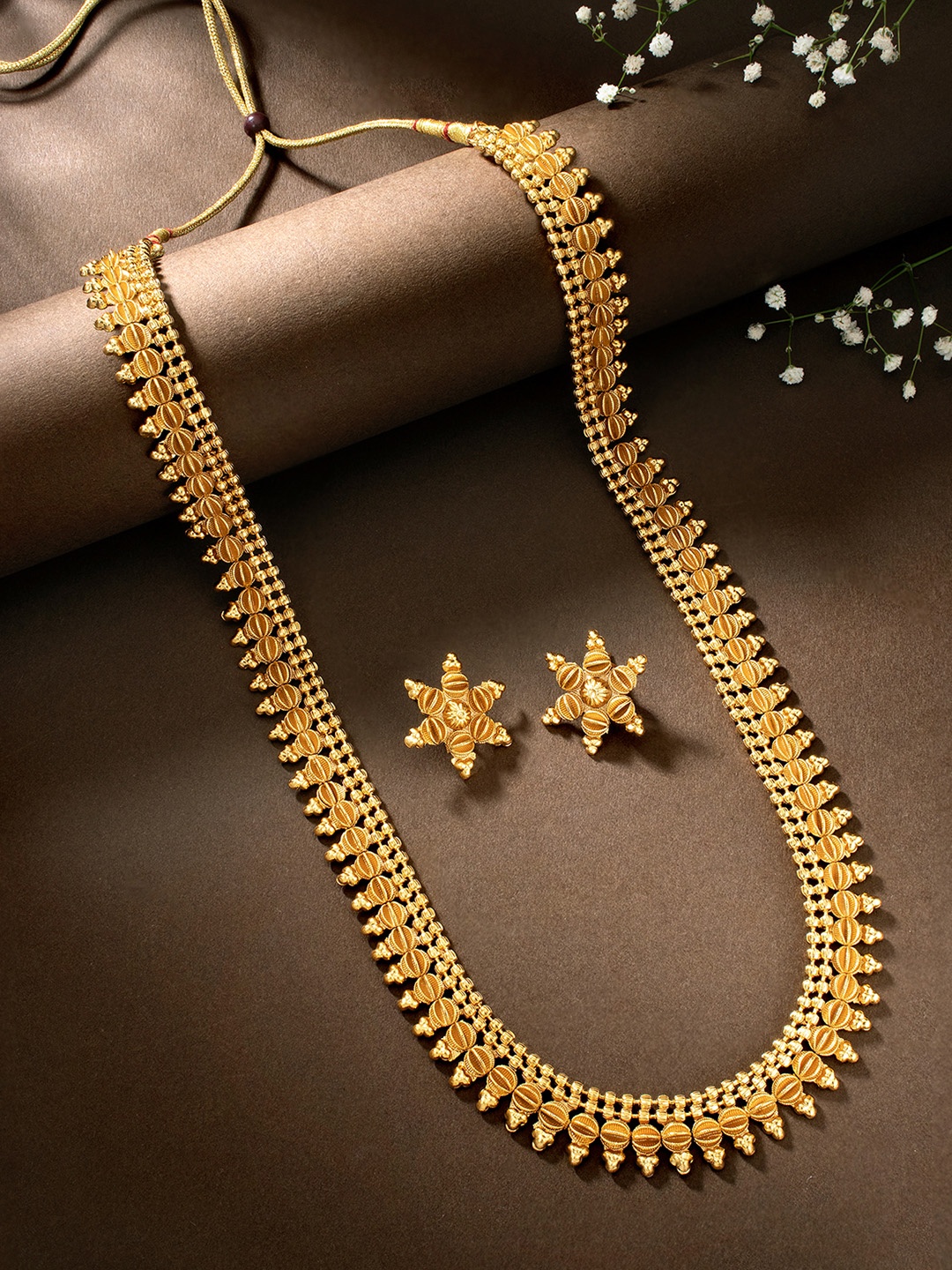 

Peora Gold-Plated Solid Necklace and Studs