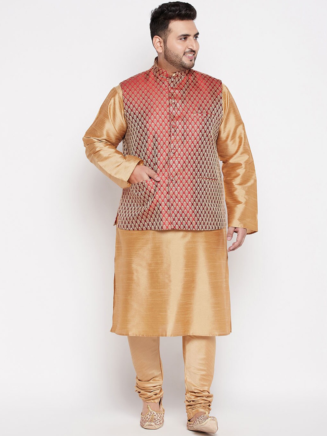 

VASTRAMAY PLUS Men Rose Gold Kurta with Churidar