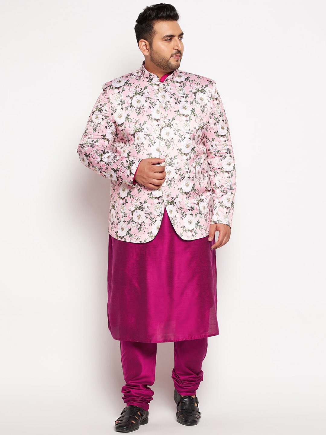

VASTRAMAY Men Fuchsia Floral Kurta with Churidar