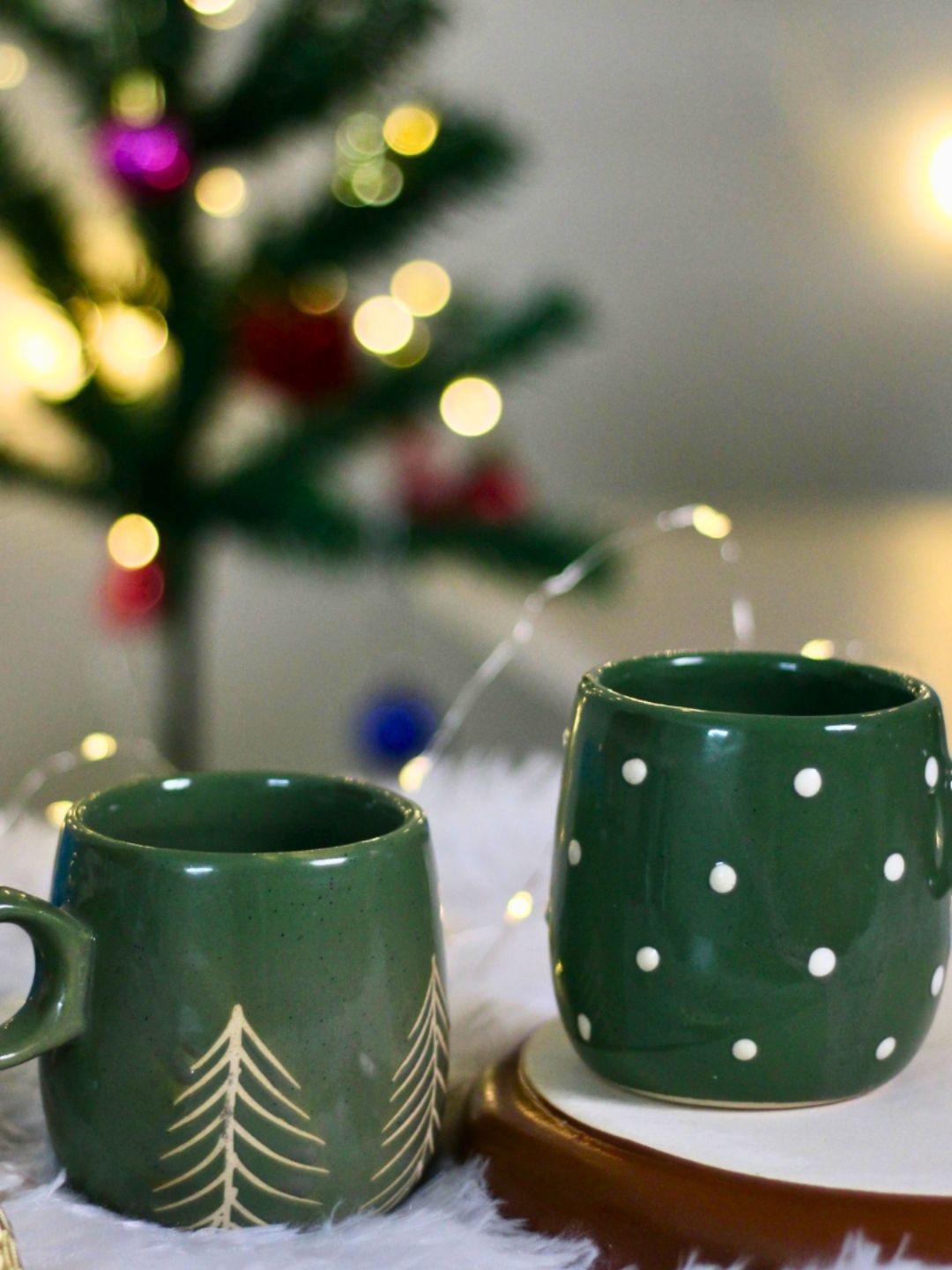 

WEAVING HOMES Green & White 2 Pcs Printed Ceramic Microwave Safe Glossy Mugs 250ml