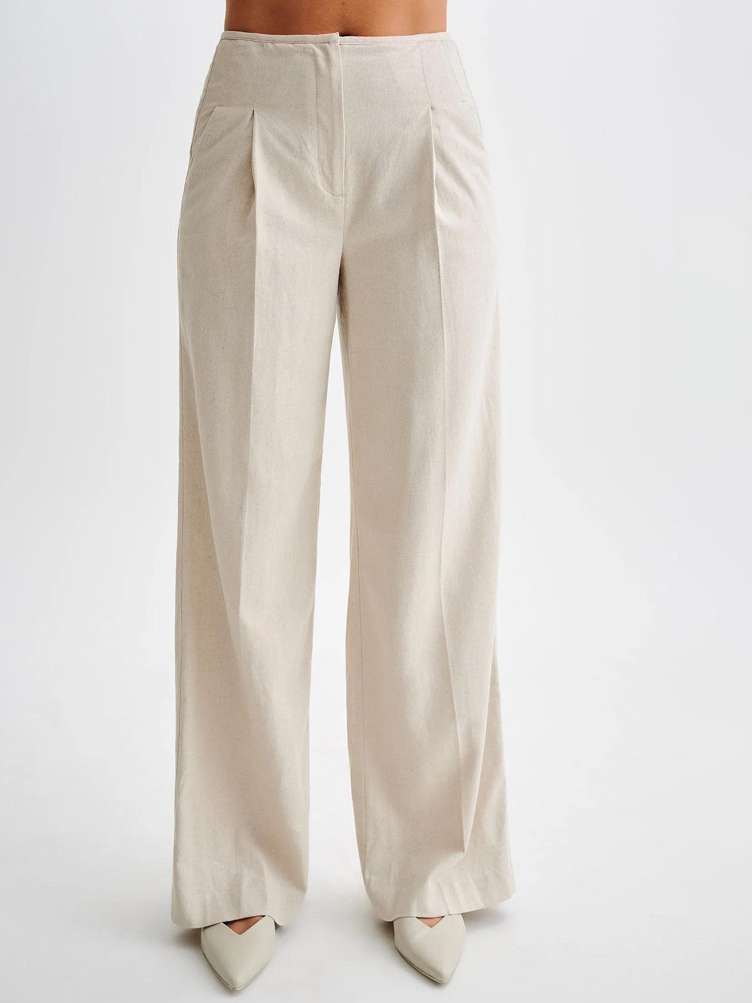 

Bee Boe Women Straight Fit High-Rise Chinos, Off white