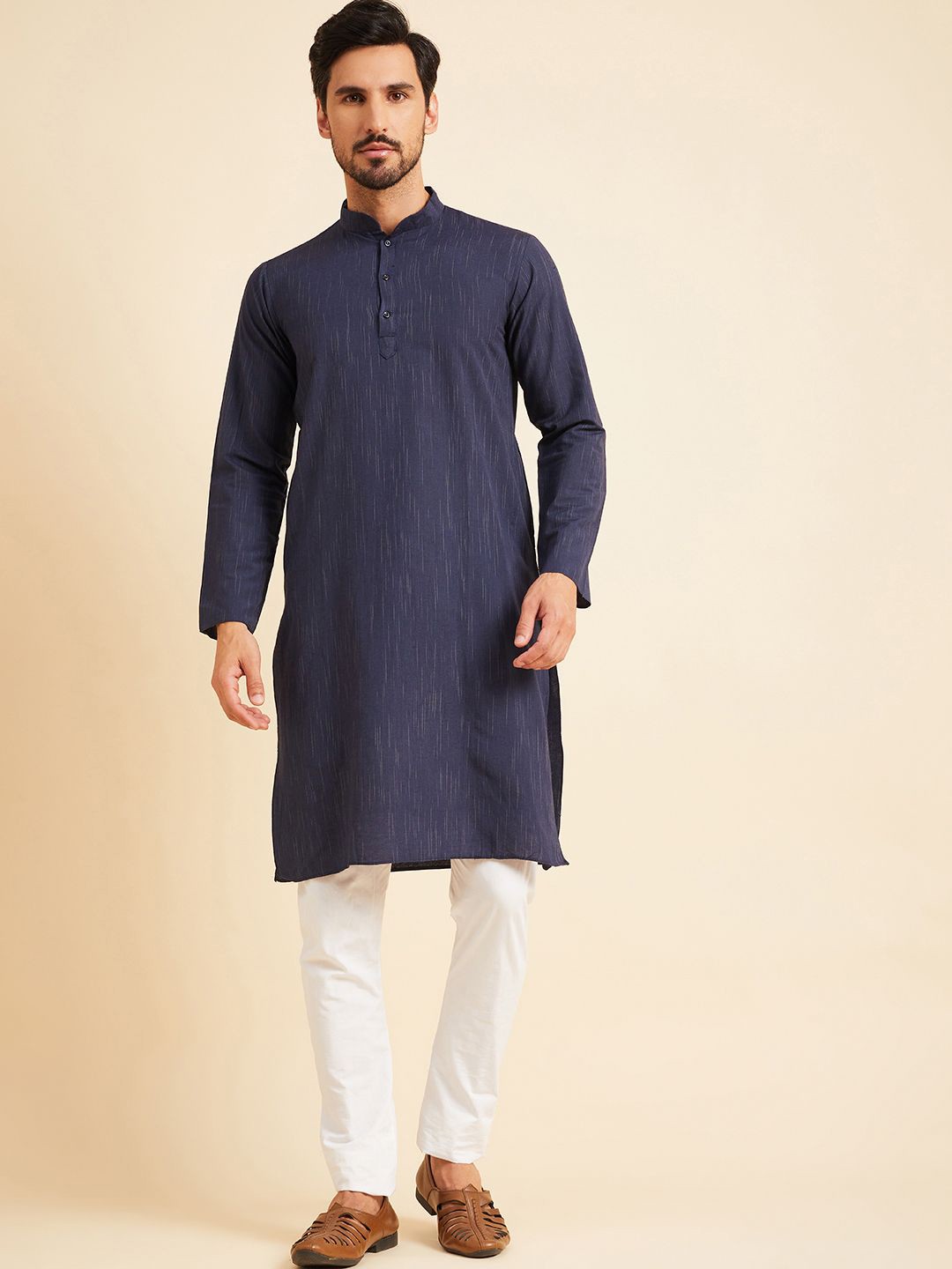 

Sangria Striped Mandarin Collar Pure Cotton Straight Kurta, Navy blue