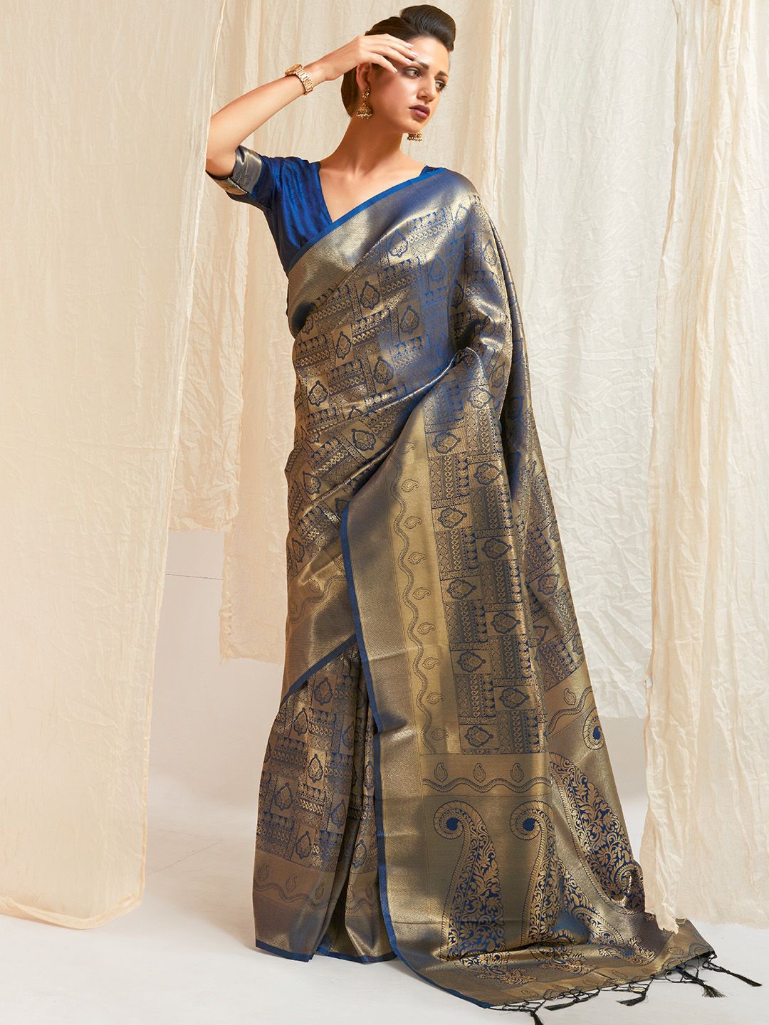 

Ishin Woven Design Zari Silk Blend Banarasi Saree, Navy blue