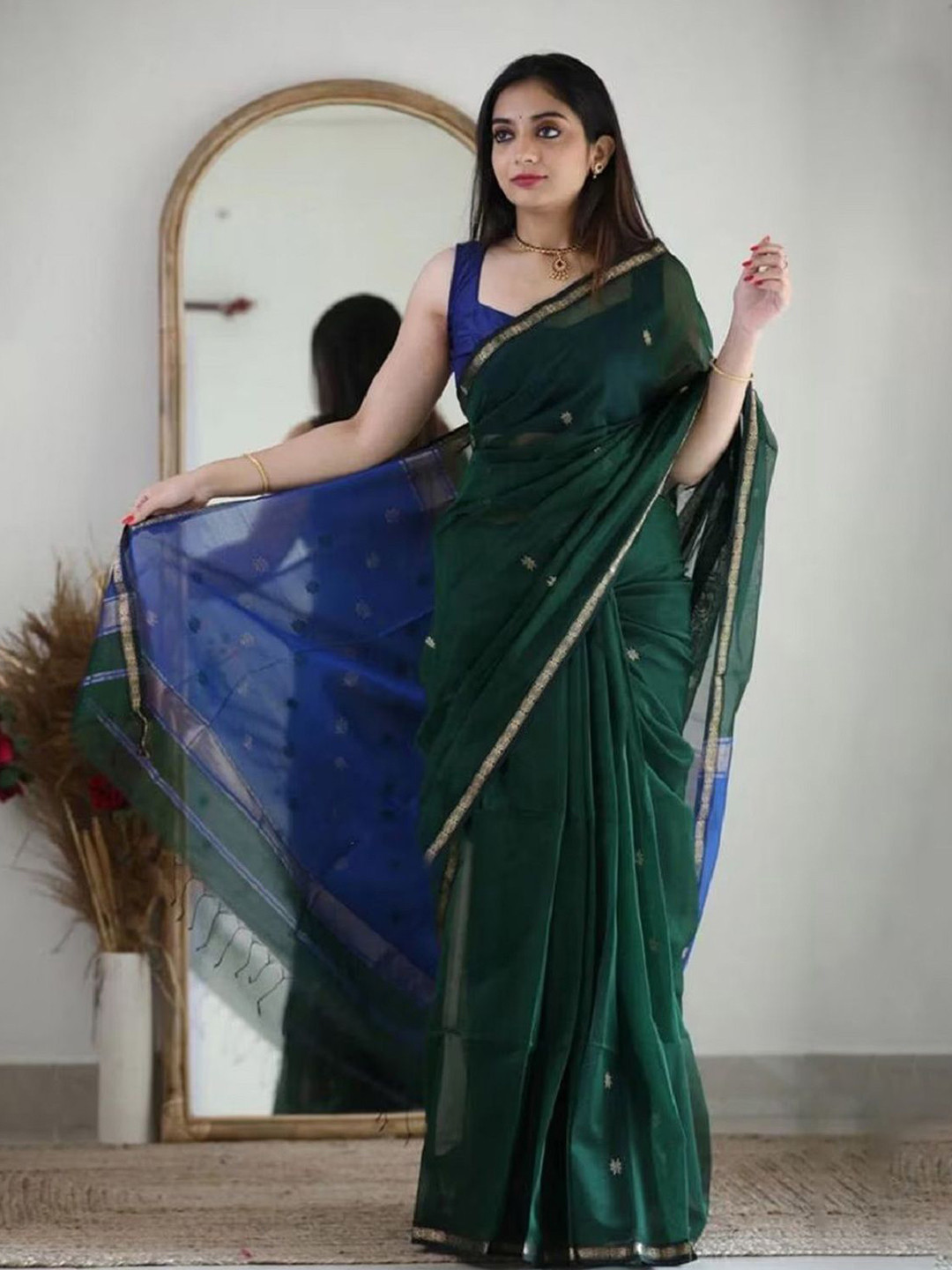 

JULEE Woven Design Zari Banarasi Saree, Navy blue