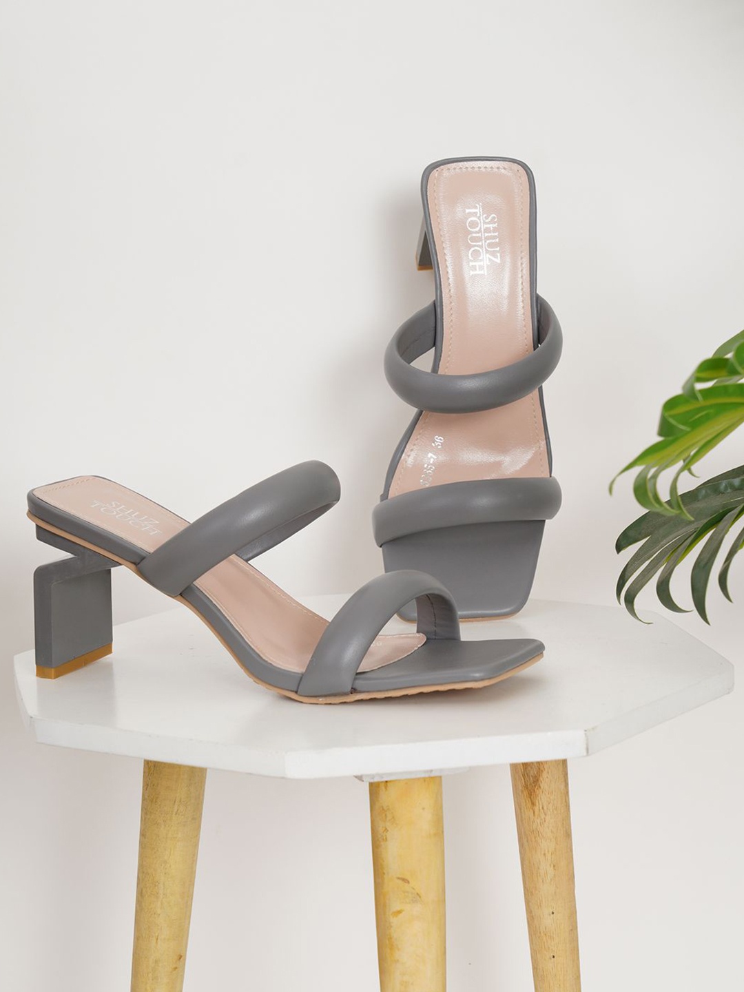 

SHUZ TOUCH Sandal Slim Heel Sandals, Grey