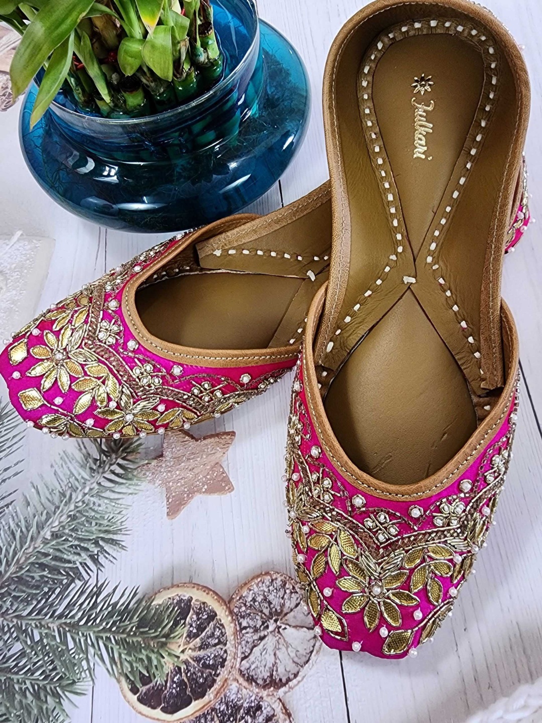 

Fulkari Women Ethnic Mojaris Flats, Magenta