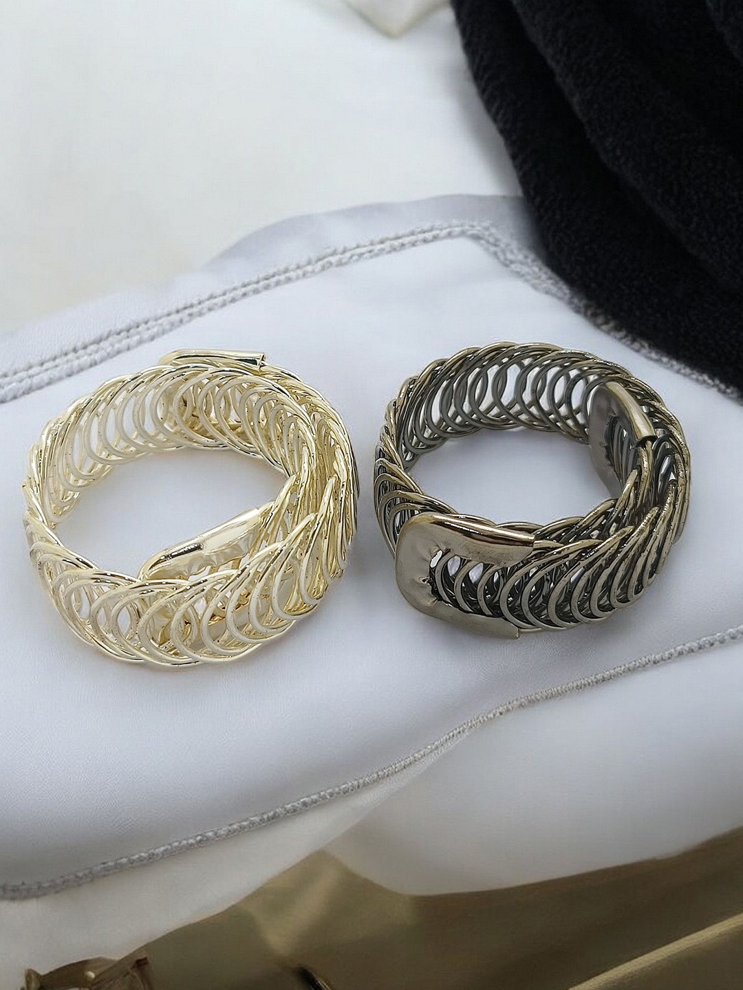 

FEMMIBELLA Set Of 2 Gold Plated Spring Chain Wraparound Adjustable Bracelets