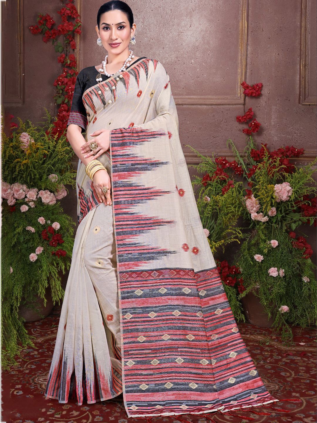 

Ishin Printed Zari Striped Saree, Cream