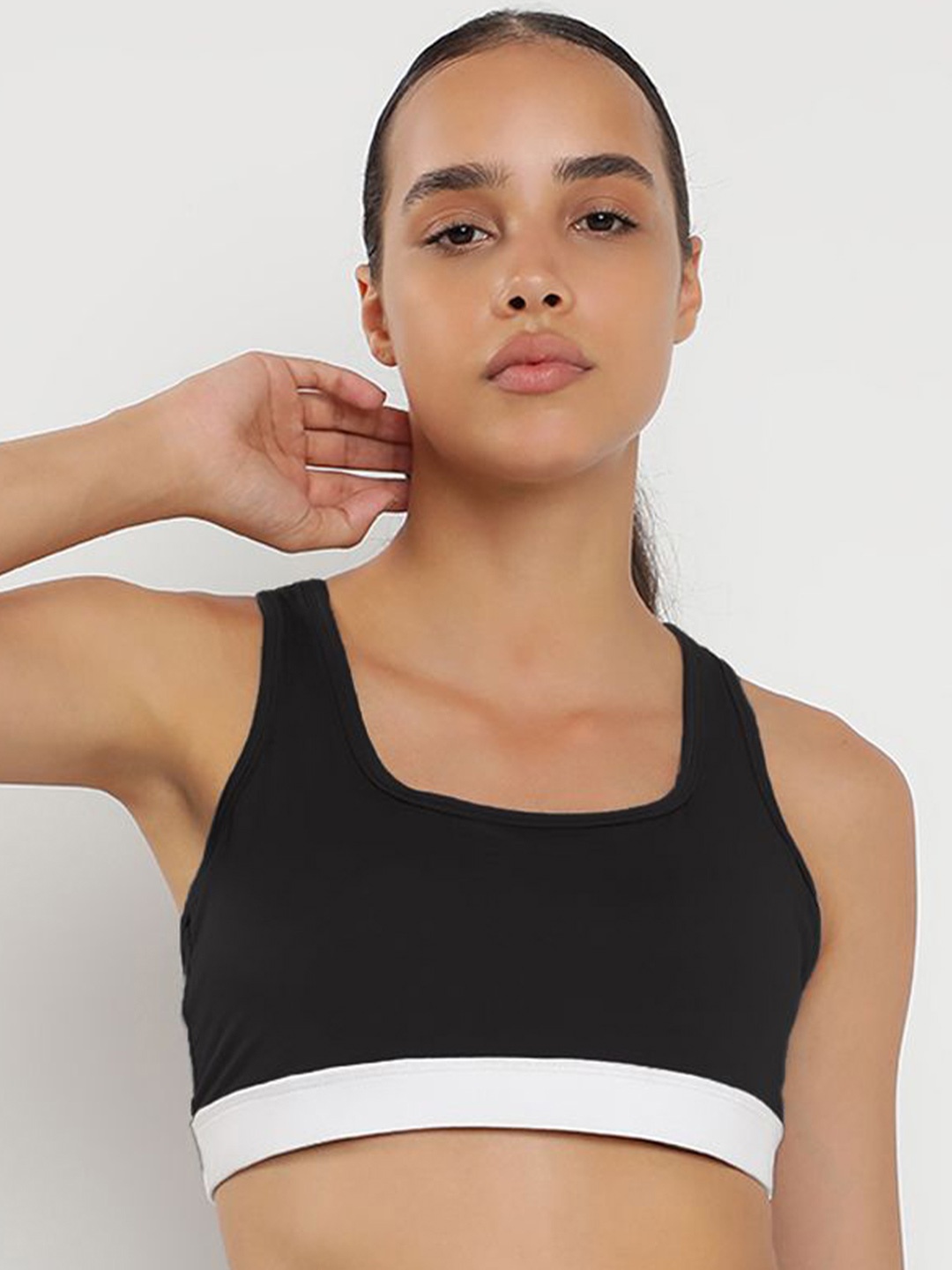 

Wearjukebox Full Coverage Sports Bra, Black