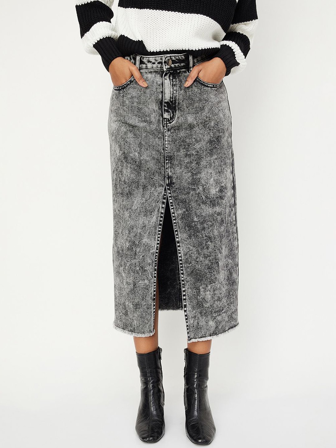 

MAX ALAYA F x URB_N Women Front Slit Denim Skirt, Grey