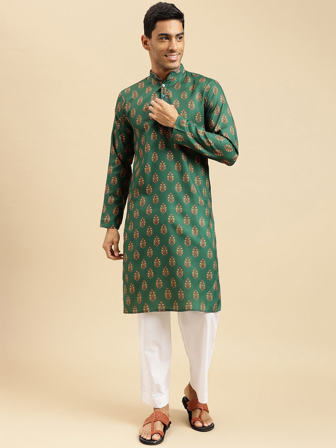 

Sangria Floral Printed Mandarin Collar Pure Cotton Straight Kurta, Green