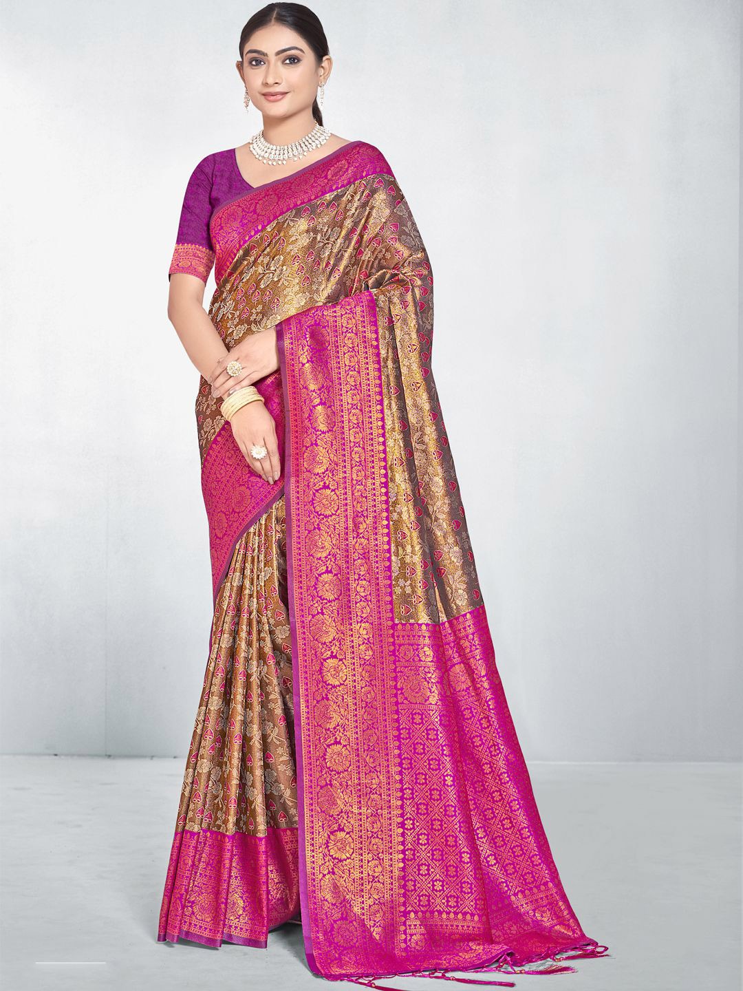 

Ishin Ethnic Motifs Zari Silk Blend Saree, Pink