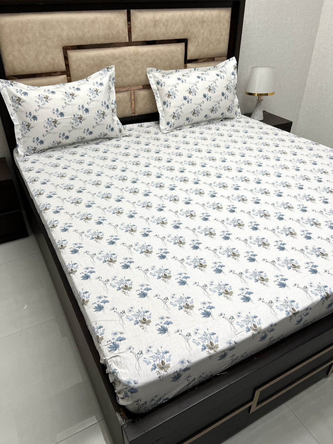 

Pure Decor sapphire Blue Pure Cotton Floral 380TC King Bedsheet with 2 Pillow Covers