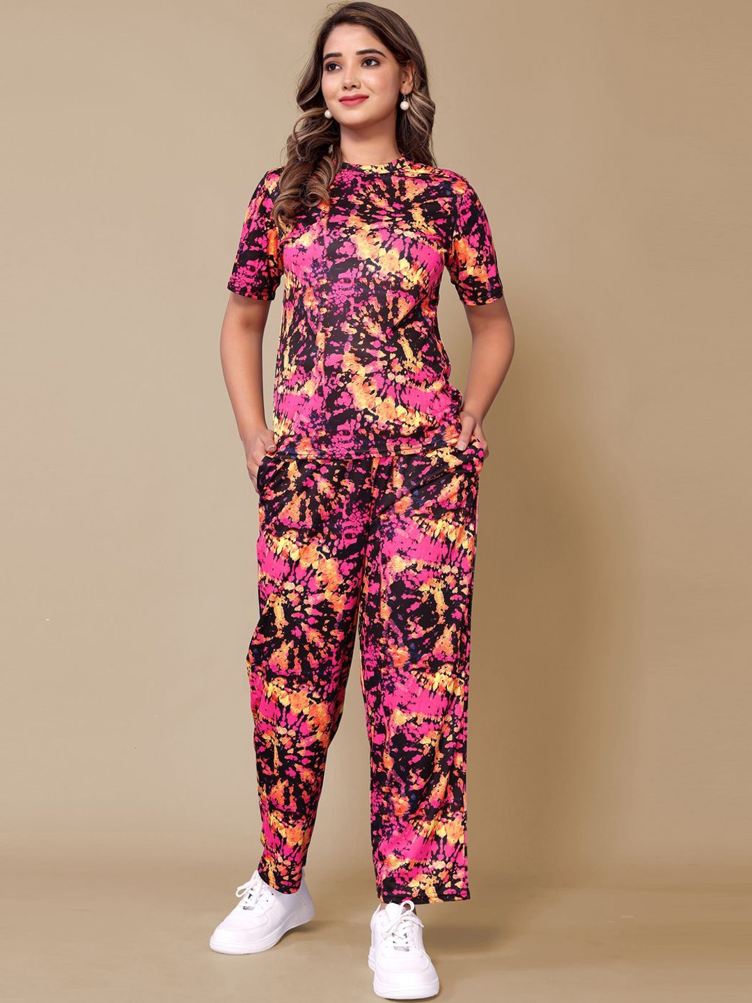 

Siya Fashion Abstract Printed Round Neck T-Shirt With Trousers, Black