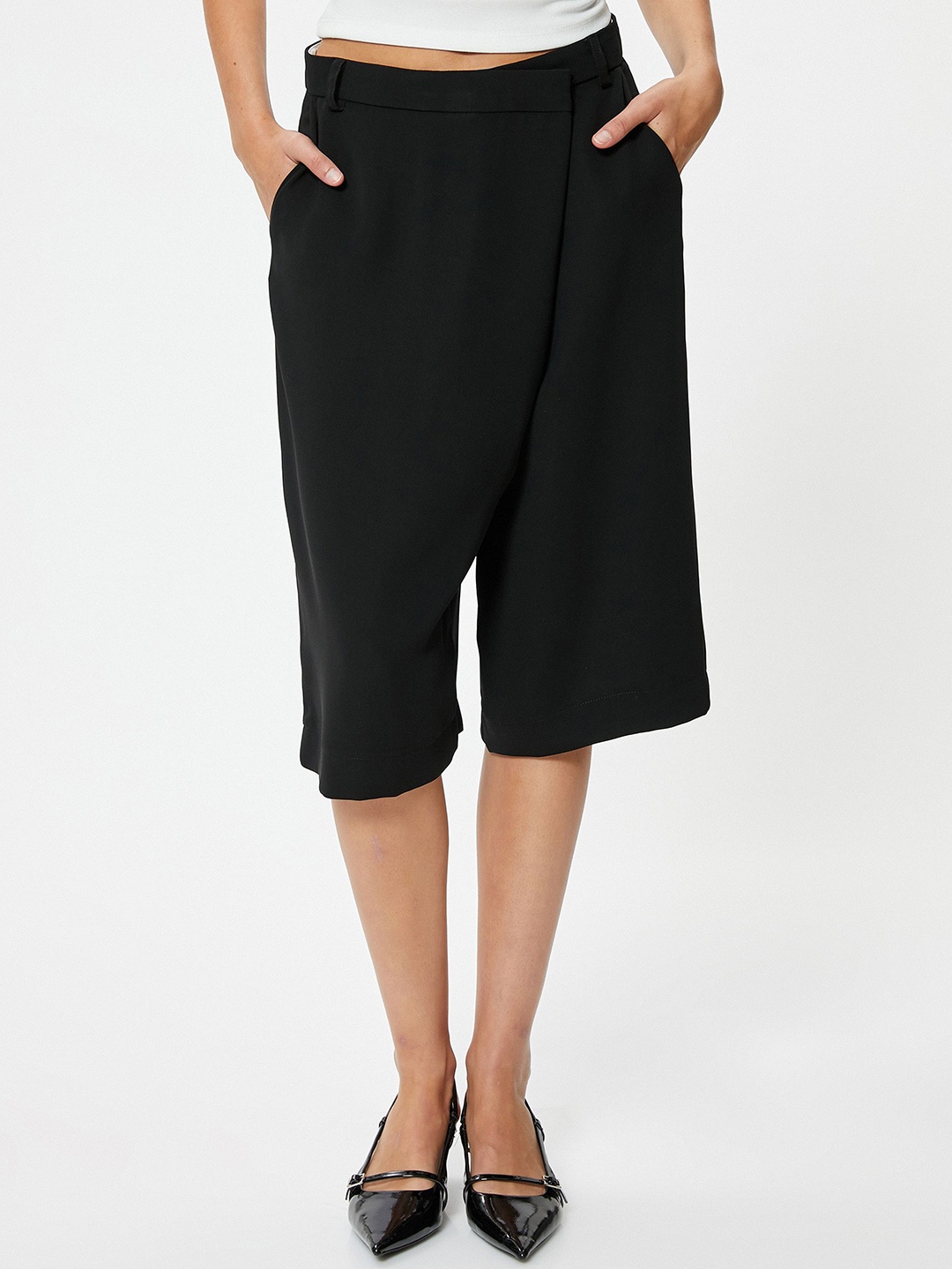 

Koton Women Slip-On Relaxed Fit Shorts, Black