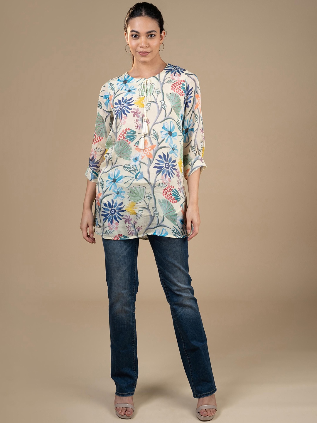 

Stree Mantra Women Floral Printed Tie-Up Neck Kurti, White