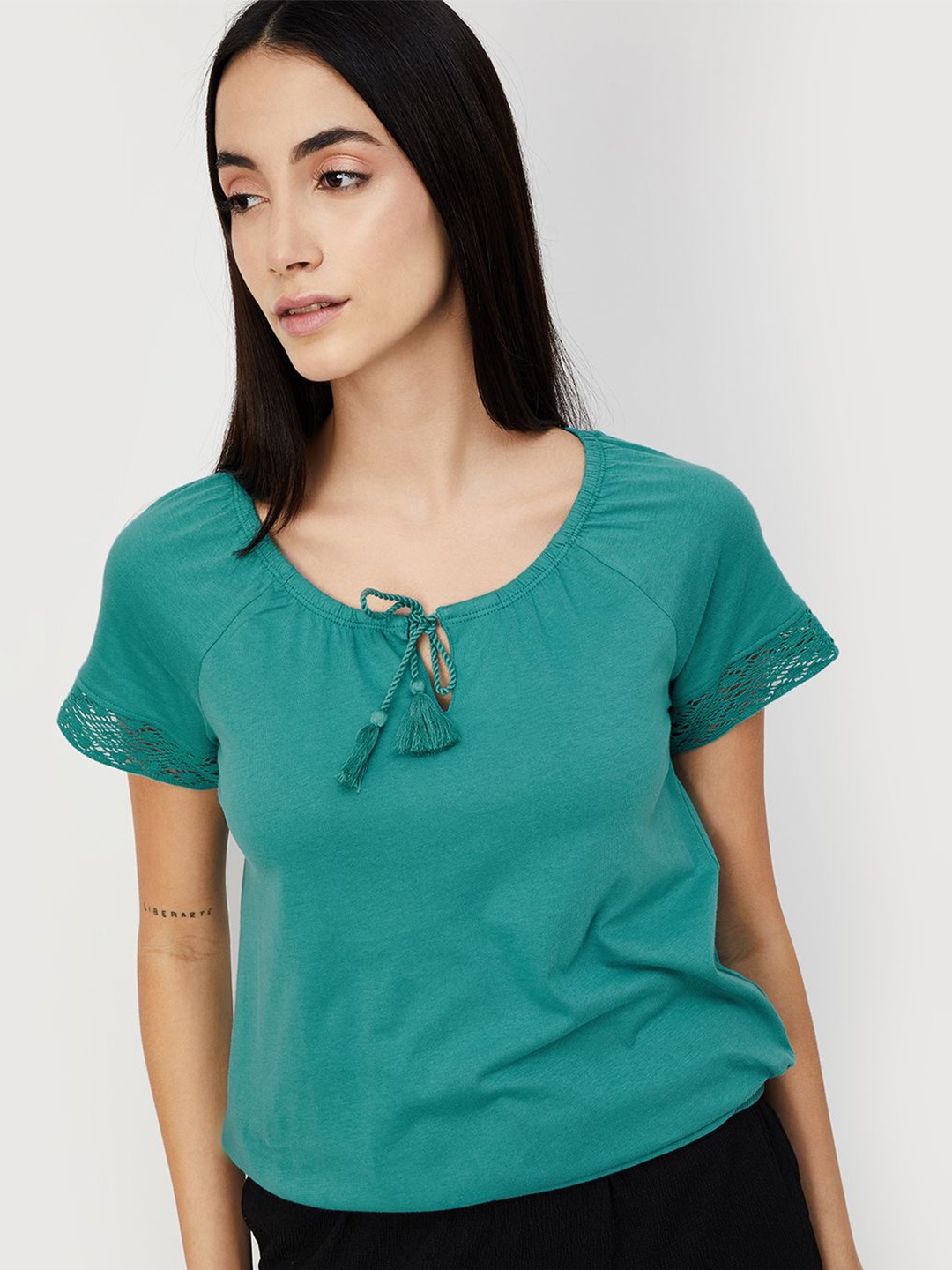 

max Women Solid Tie-Up Neck Cotton Top, Green