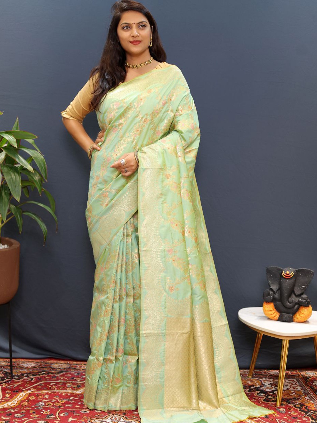 

Royal Rajgharana Saree Woven Design Zari Ethnic Motifs Pure Silk Banarasi Sarees, Sea green