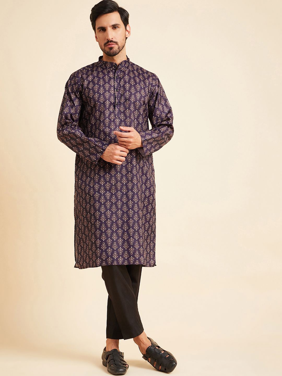 

Sangria Mandarin Collar Printed Straight Kurta Sets, Purple
