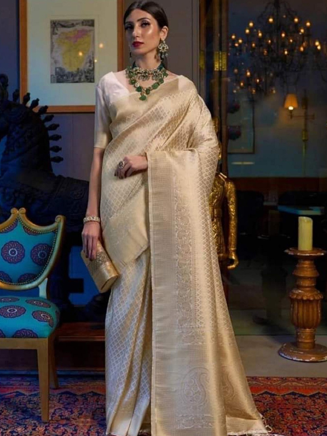 

JULEE Woven Design Zari Pure Silk Kanjeevaram Saree, White