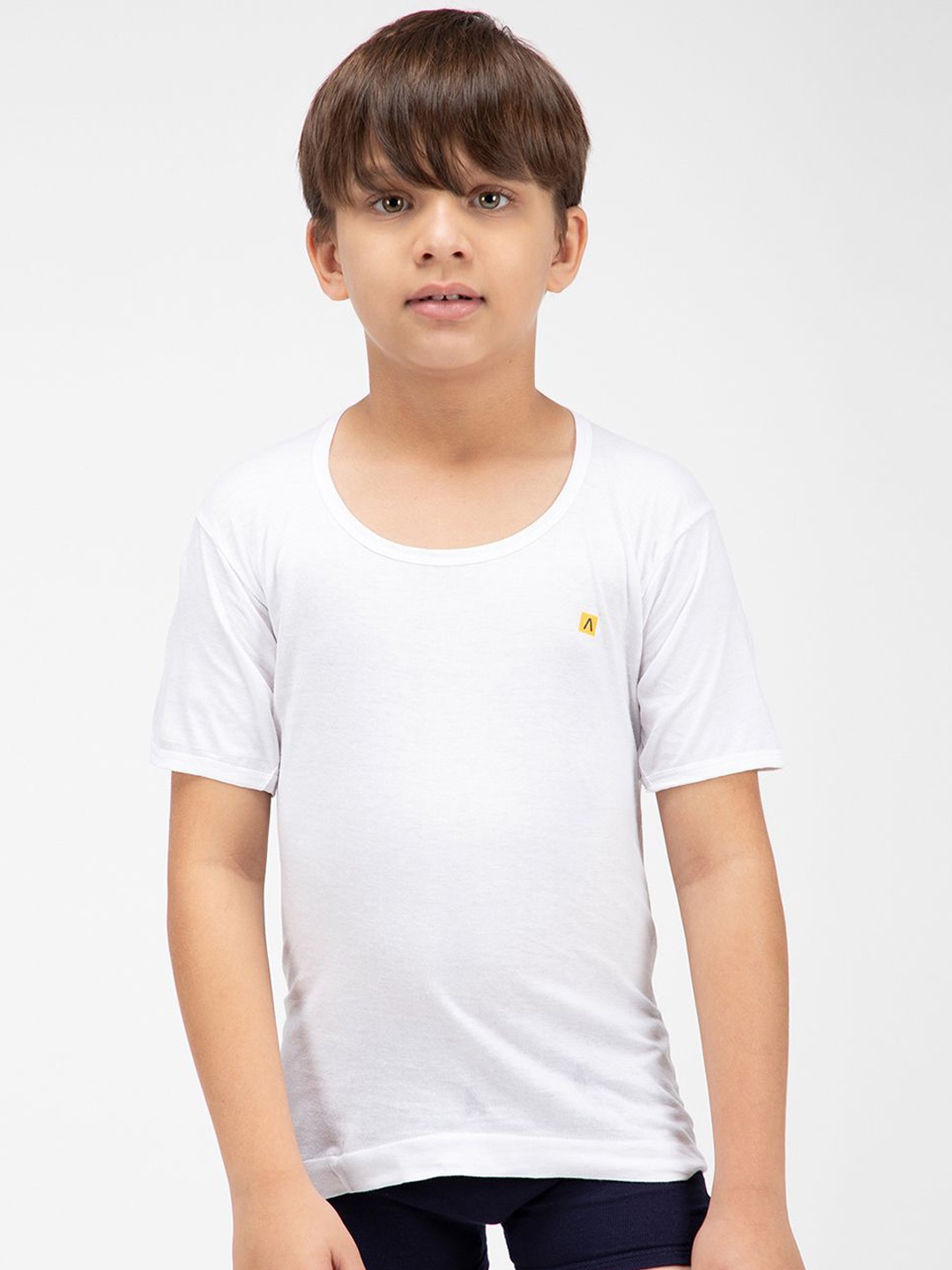 

AMUL COMFY Boys Round Neck Innerwear Vests AC-SRNS-VE-WHT-45-1PC, White