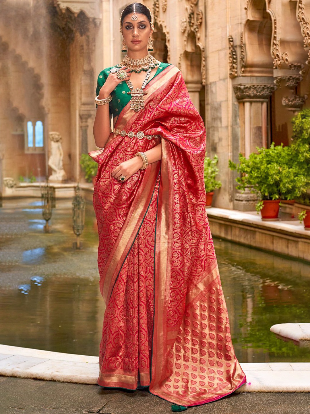 

MySilkLove Woven Design Zari Banarasi Saree, Red