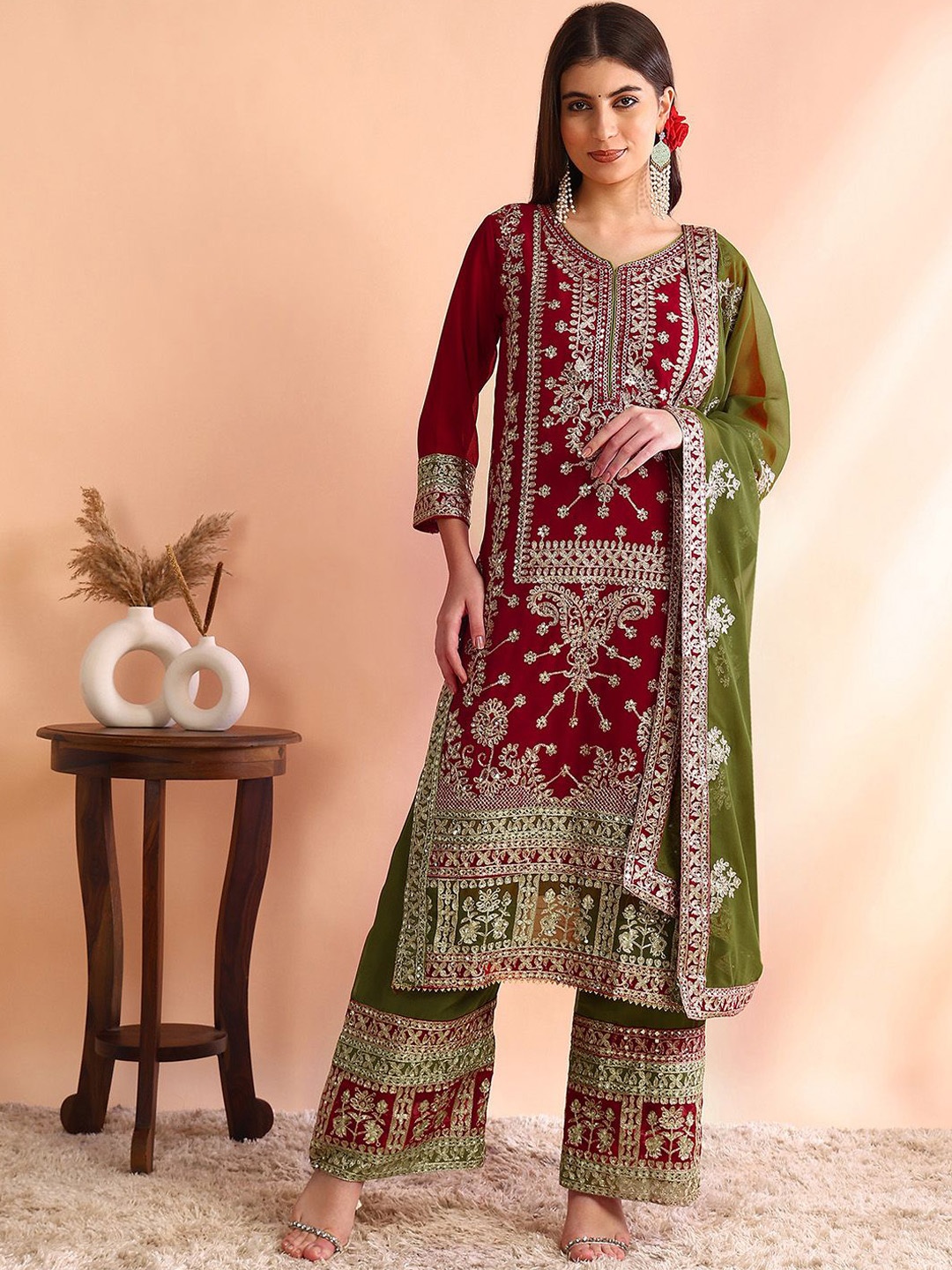 

BHARODIYA ENTERPRISES Ethnic Motifs Embroidered Straight Kurta With Palazzos & Dupatta, Pink