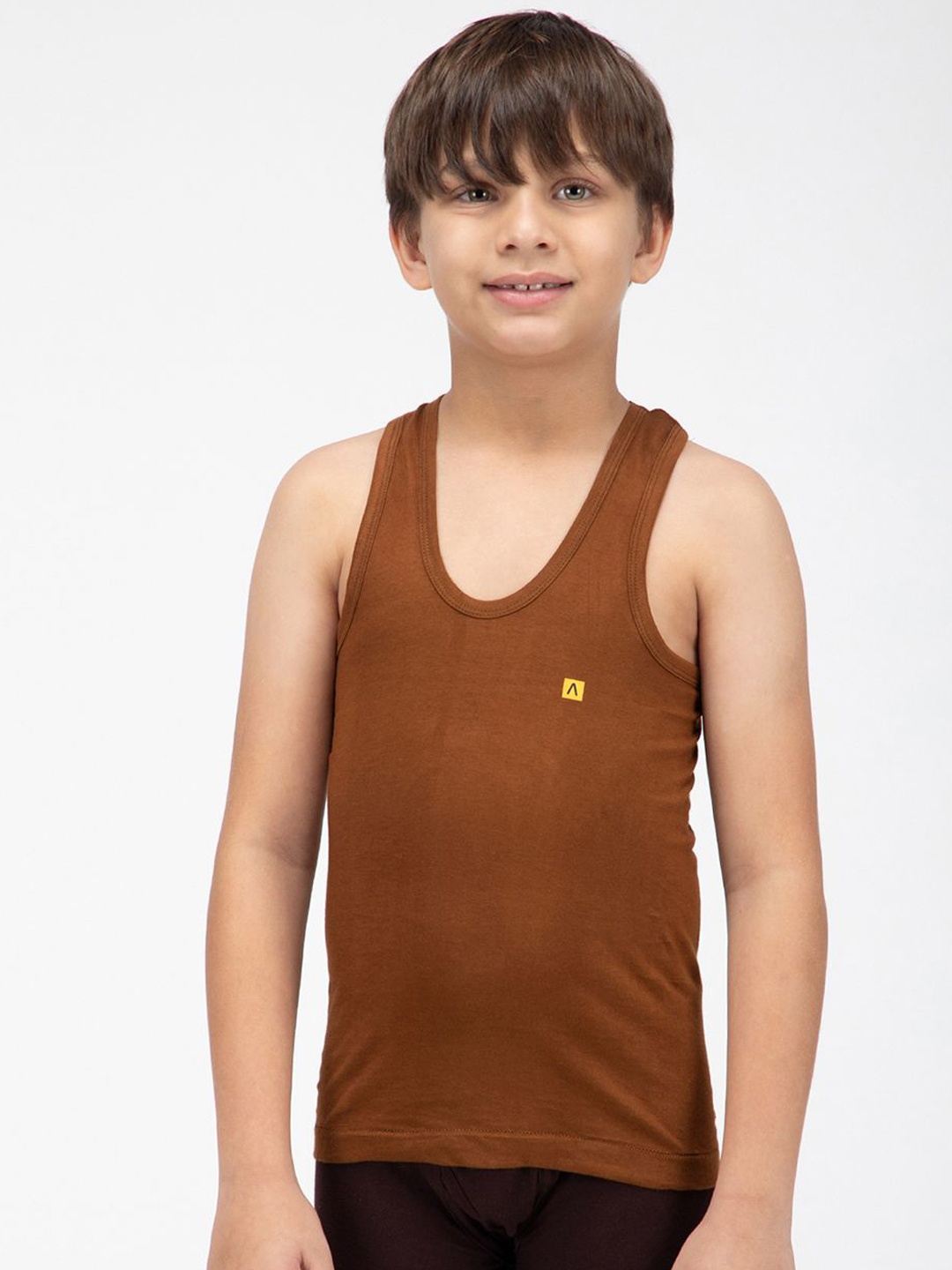 

AMUL COMFY Boys Scoop Neck Innerwear Vests AC-CSRN-VE-LB-73-1PC, Brown