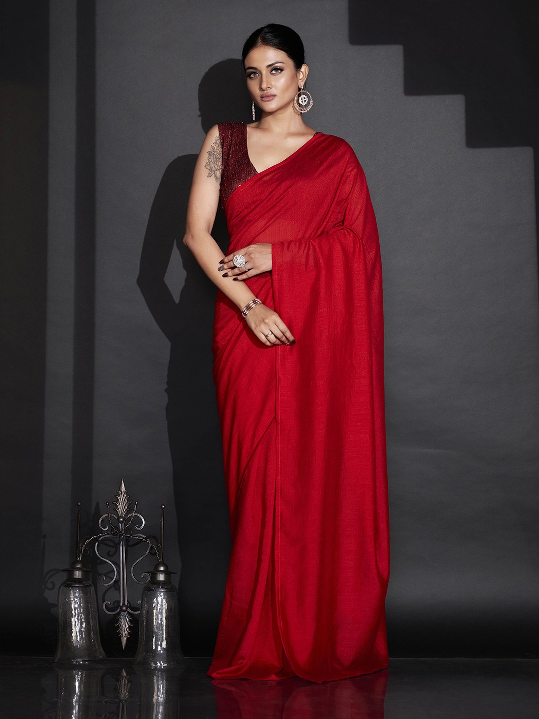 

Tikhi Imli Saree Ready To Wear Red Solid Polyester with Unstitched Blouse