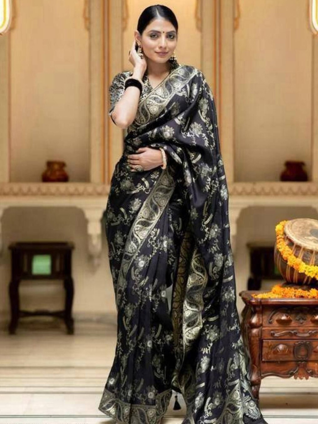 

Sanwariya Silk Ethnic Motifs Zari Woven Chanderi Saree, Black