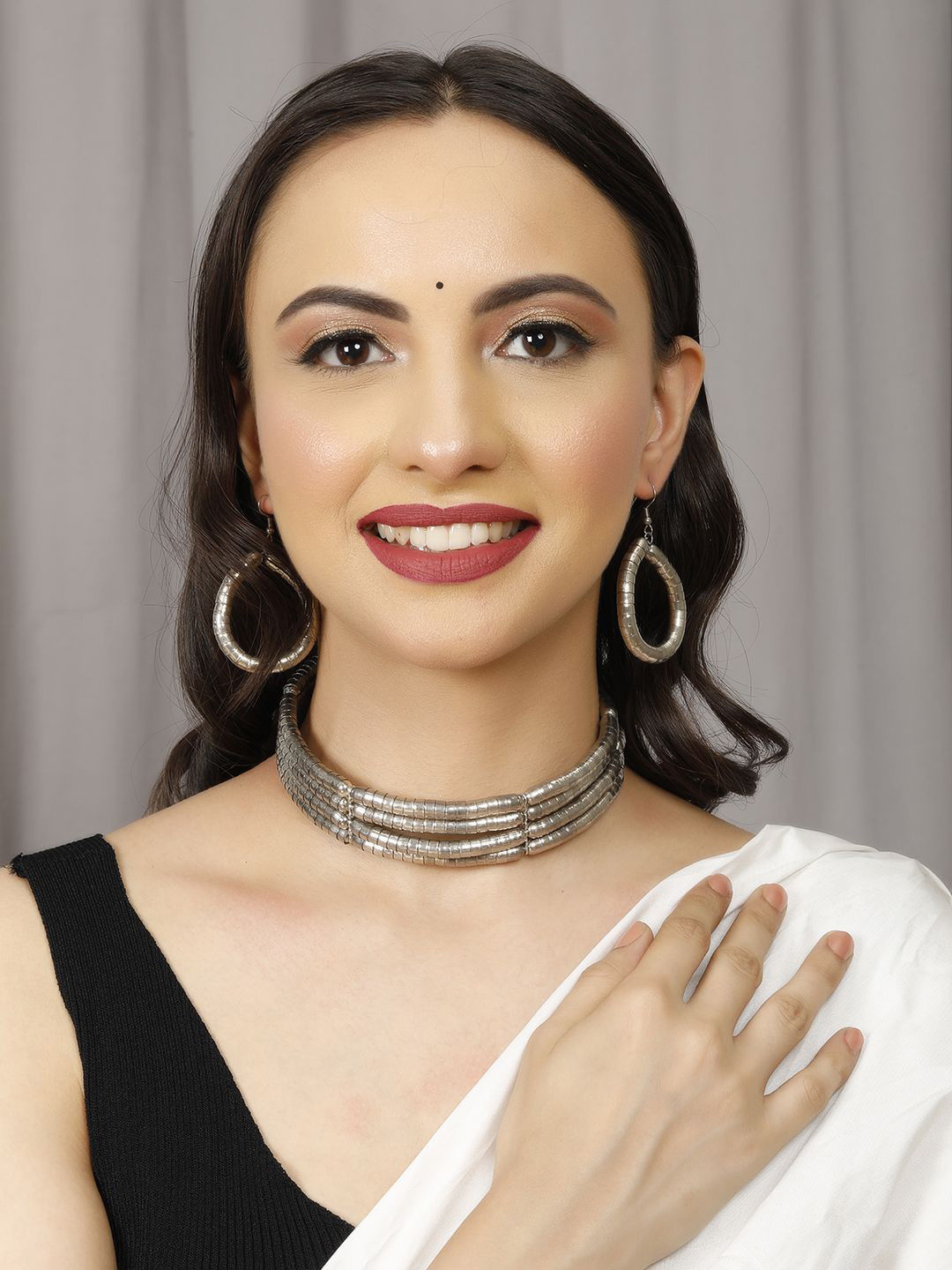 

VIVAZS Golden Beaded Spring Motif Choker Necklace With Hoop Earrings, Silver