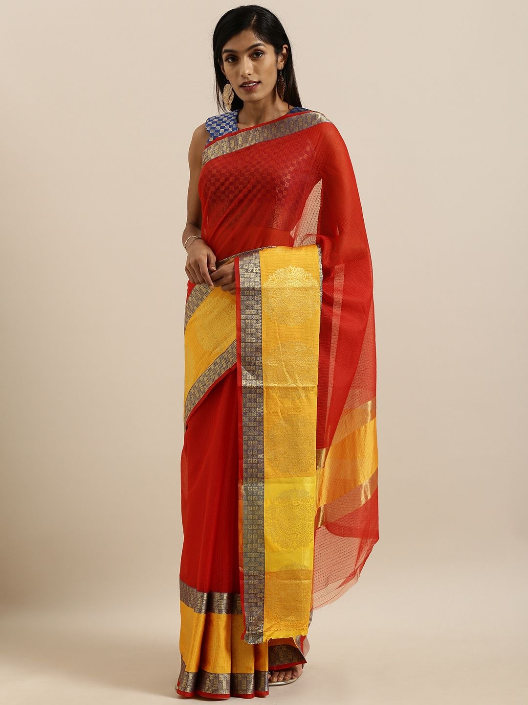 

KULNAARI Solid Zari Saree, Red