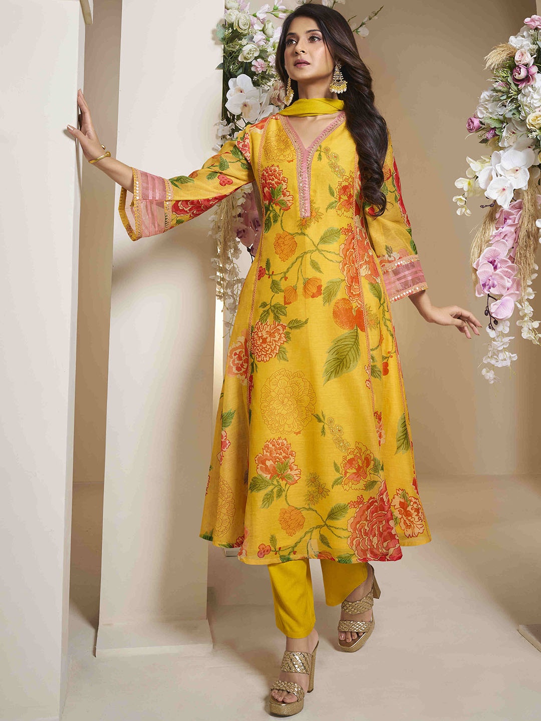 

Bhama Couture Jennifer Winget Floral Chanderi Silk Anarkali Kurta With Palazzos & Dupatta, Yellow
