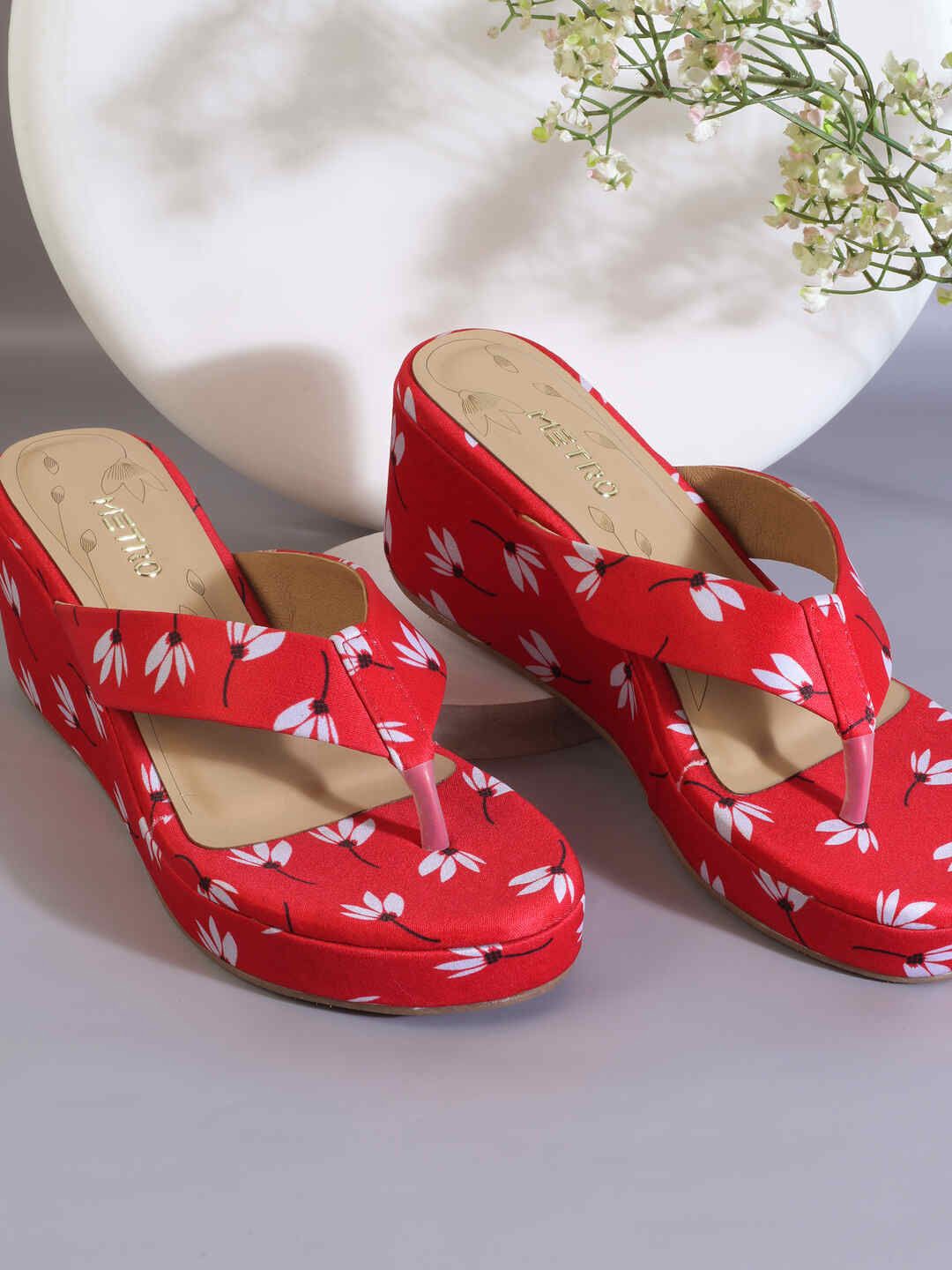 

Metro Printed Wedge Heels Sandals, Red