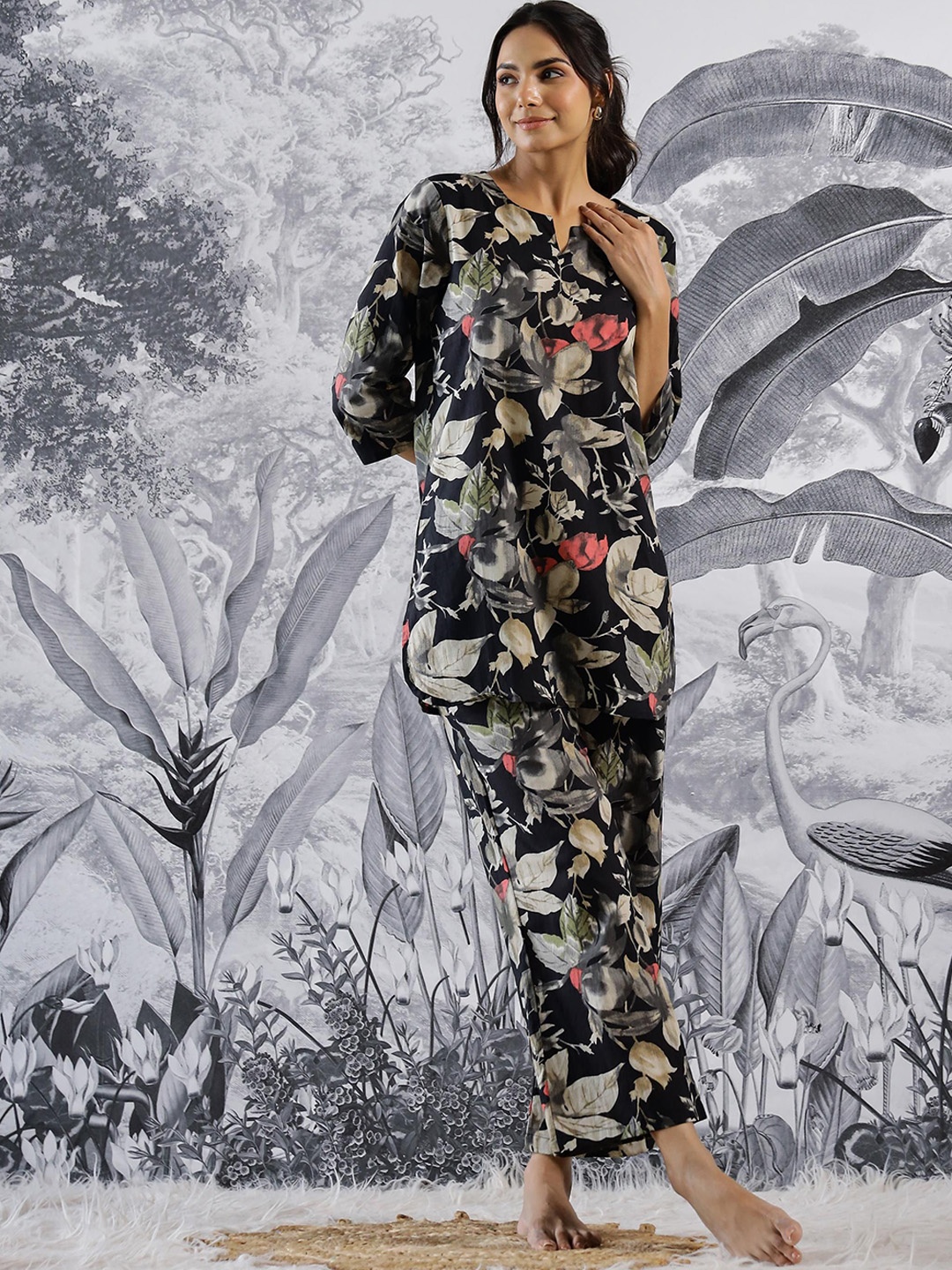 

FLAVIA CREATION Floral Printed Pure Cotton Night suit, Black