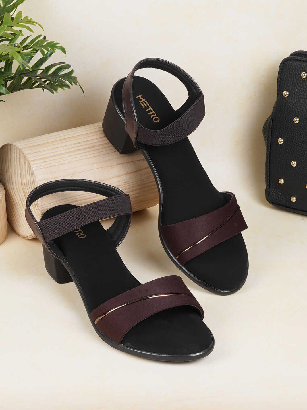 

Metro Women Open Toe Flats, Brown
