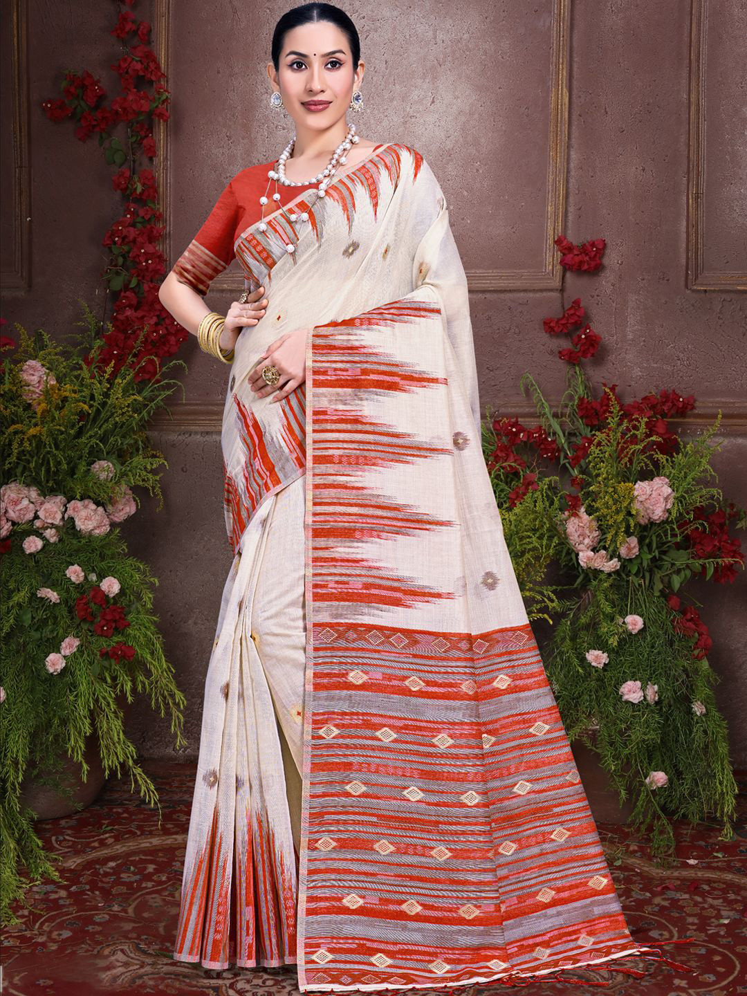 

Ishin Printed Zari Striped Saree, Cream