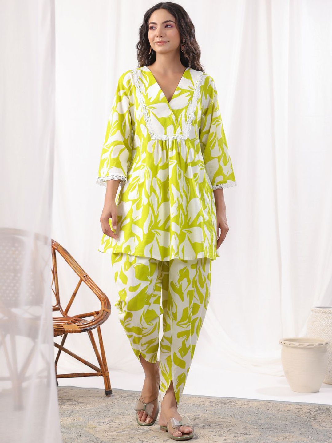 

KALINI Floral Printed Cotton Tunic With Dhoti Pants Co-Ords, Lime green