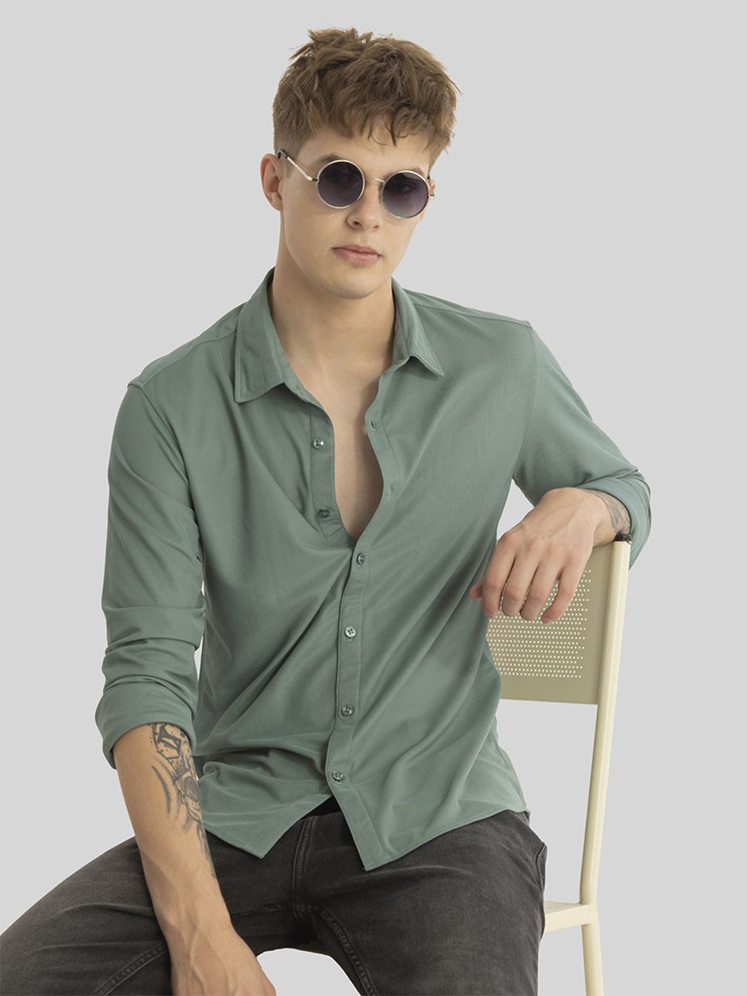 

Snitch Men Smart Slim Fit Solid Opaque Casual Shirt, Green