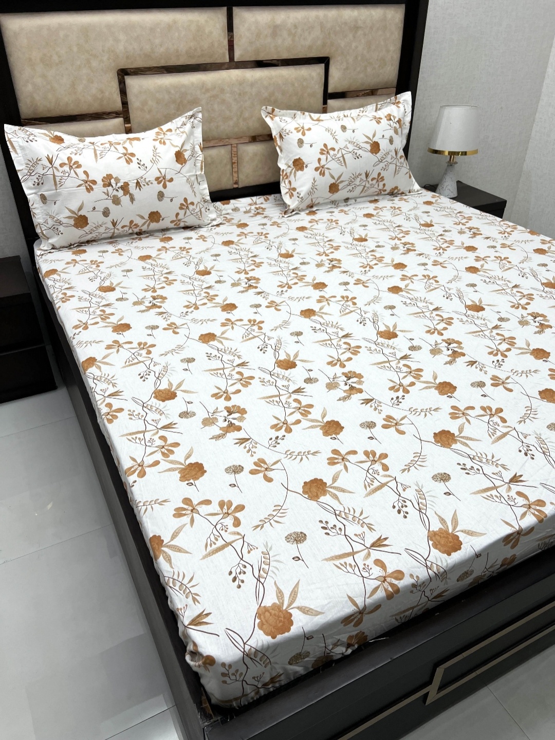 

Pure Decor sapphire Orange Pure Cotton Floral 380TC King Bedsheet with 2 Pillow Covers