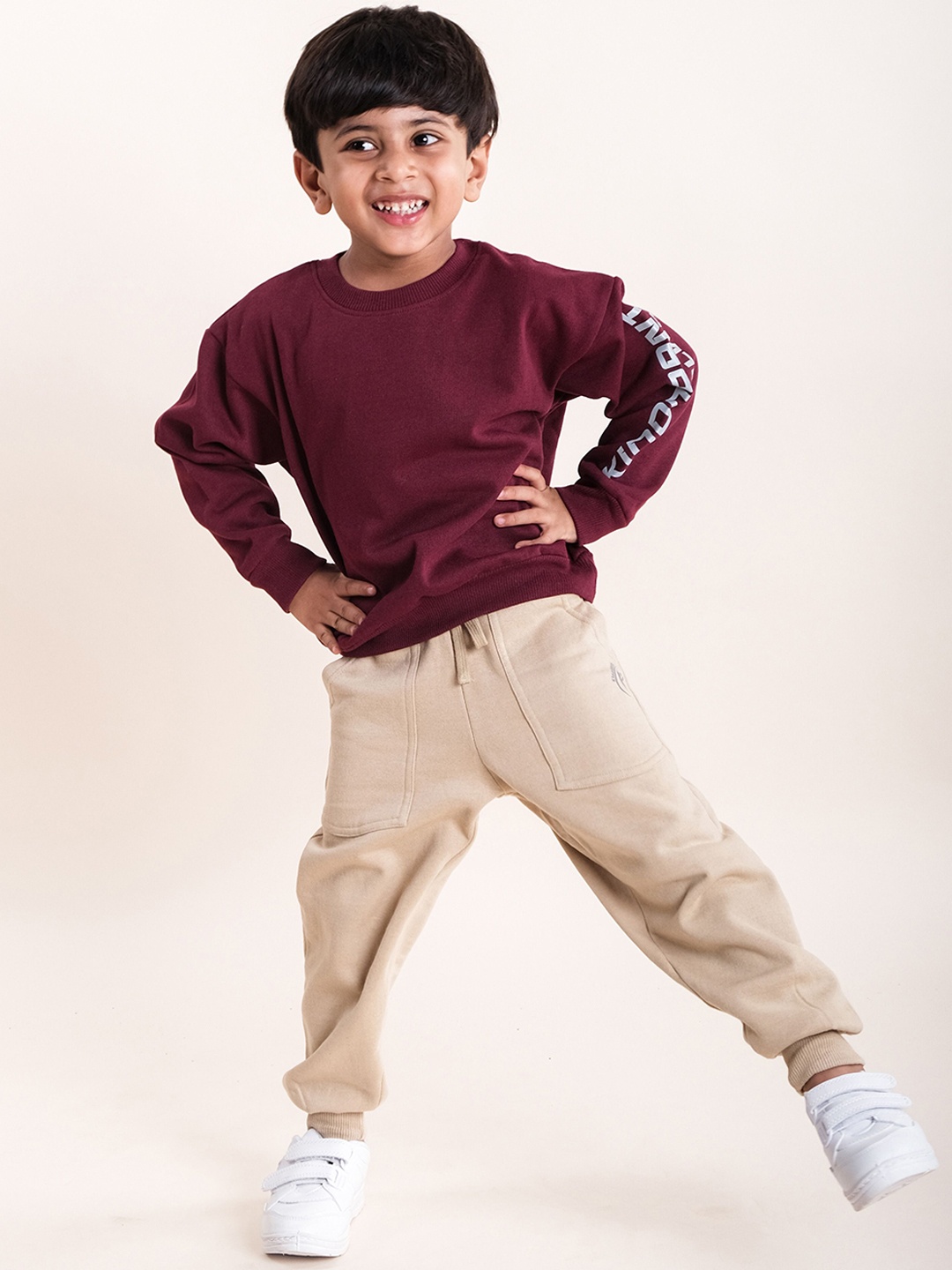 

KiddoPanti Boys Printed Sweatshirt With Joggers, Maroon