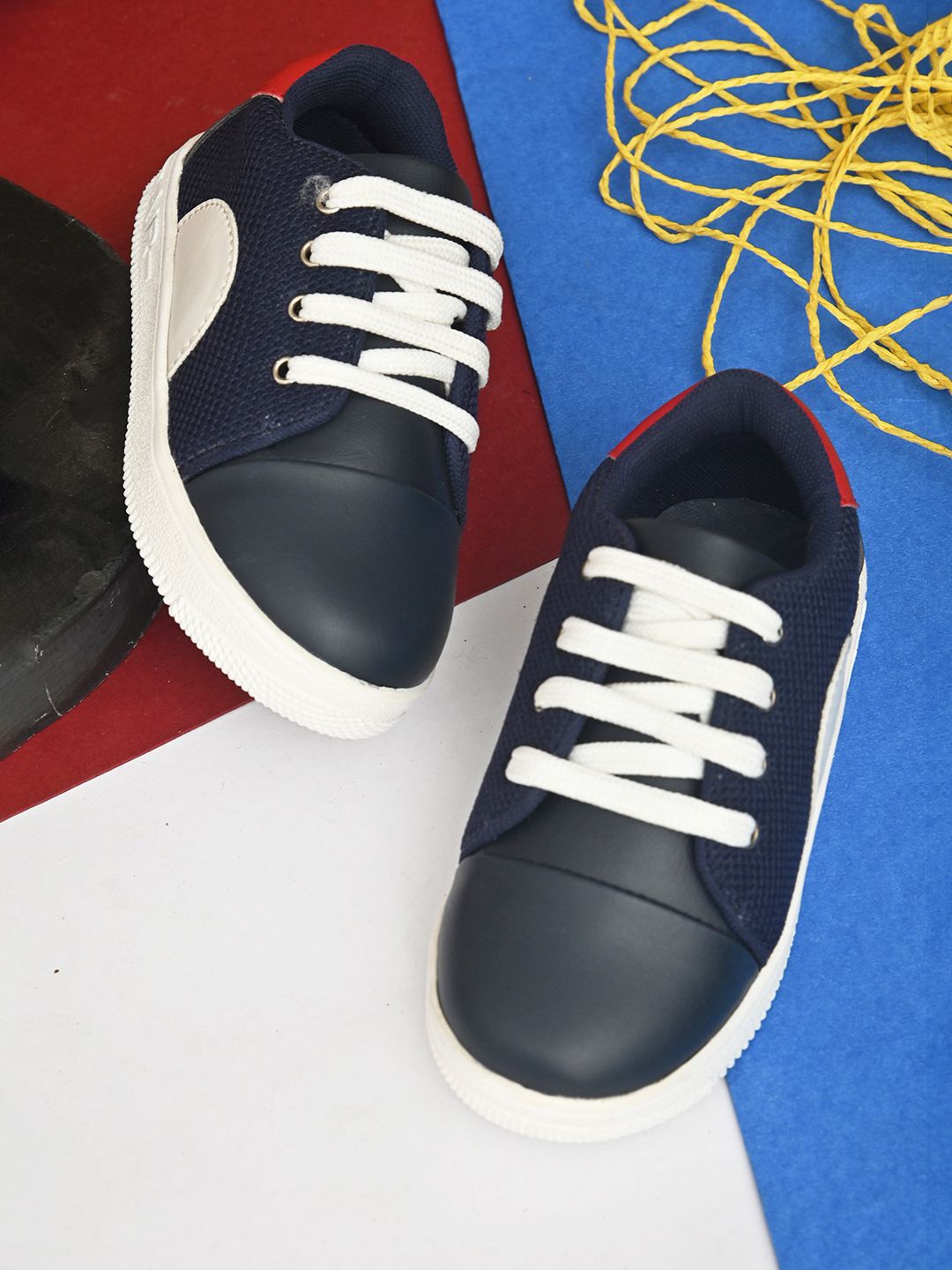 

STEFENS Unisex Kids Colourblocked Lightweight Lace-Ups Sneakers, Blue