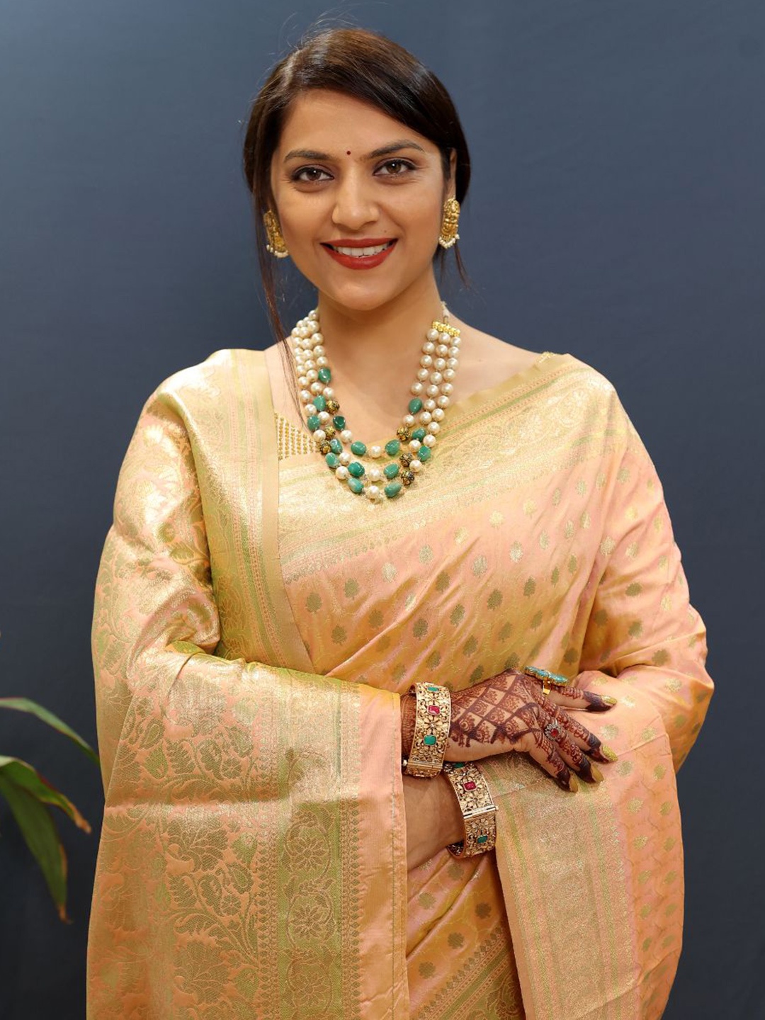

Royal Rajgharana Woven Design Zari Pure Silk Banarasi Sarees, Peach