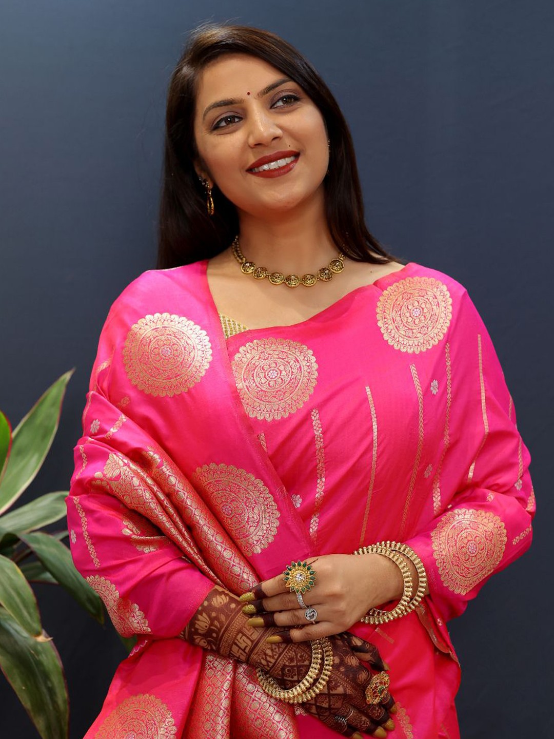 

Royal Rajgharana Saree Woven Design Zari Pure Silk Banarasi Sarees, Pink