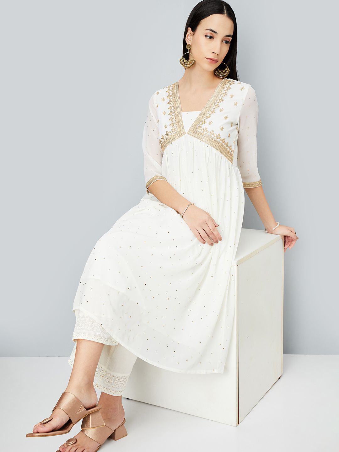 

max Floral Embroidered Sequinned Empire A-Line Kurta, Off white