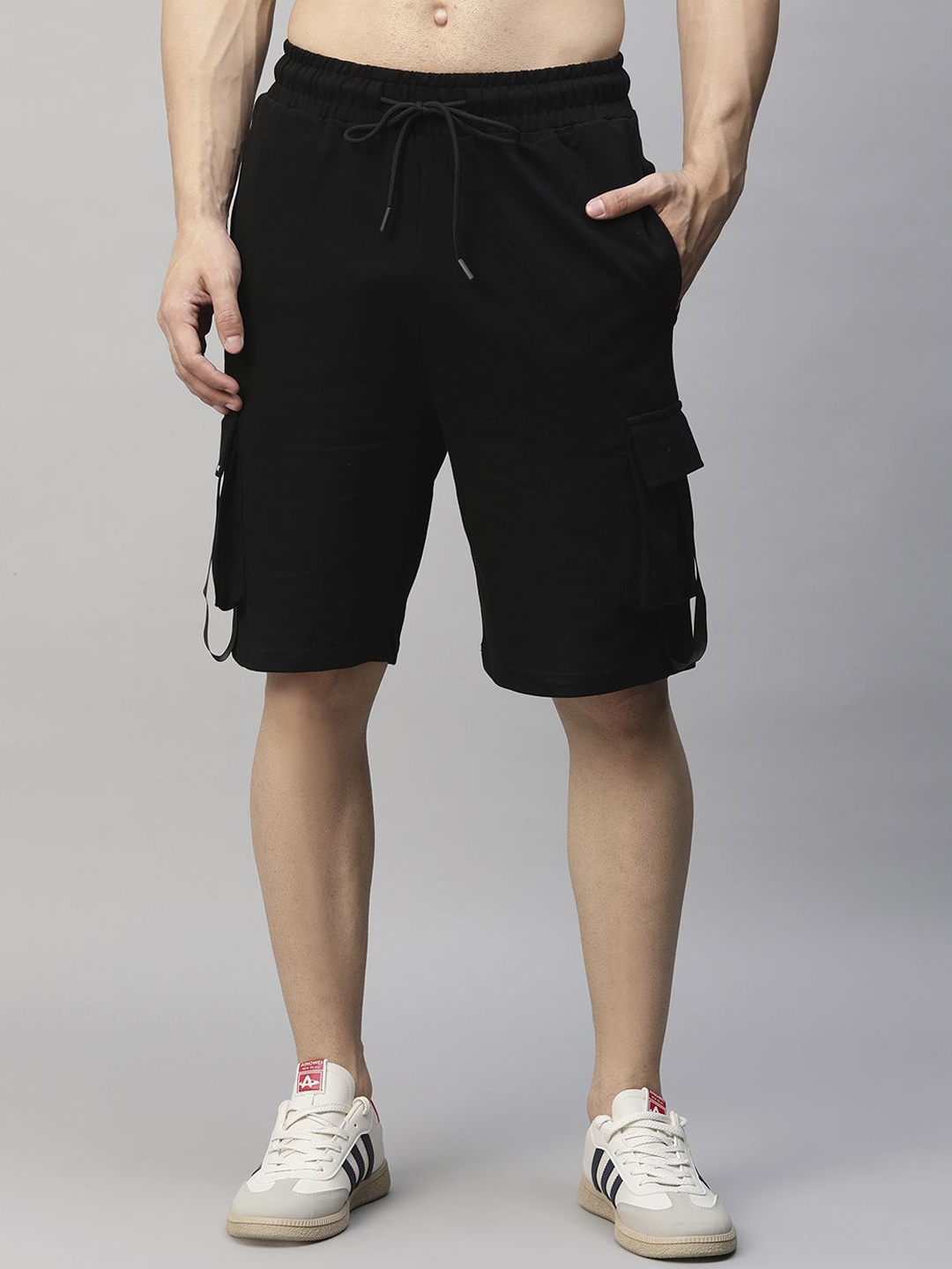 

PRONK Men Mid-Rise Relaxed Fit Cargo Styles Shorts, Black