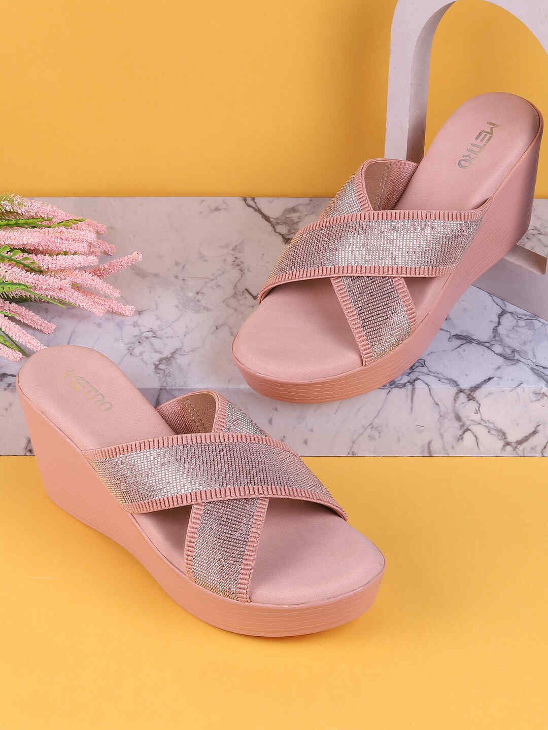 

Metro Printed Wedge Heels Sandals, Pink
