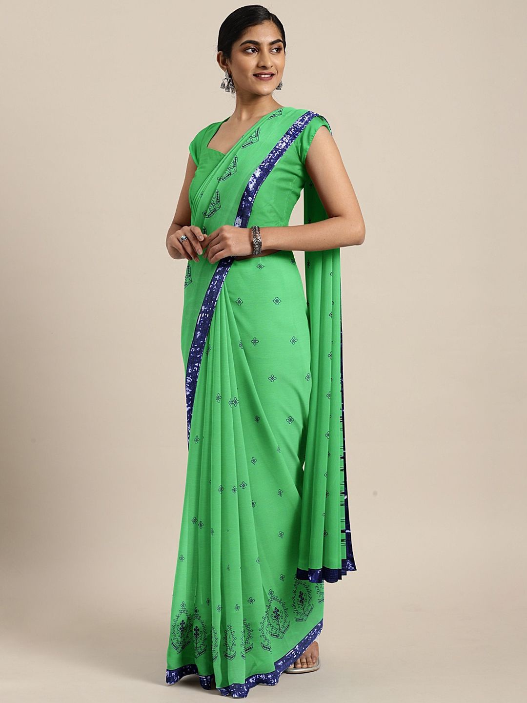 

KULNAARI Ethnic Motifs Sequinned Pure Georgette Saree, Green