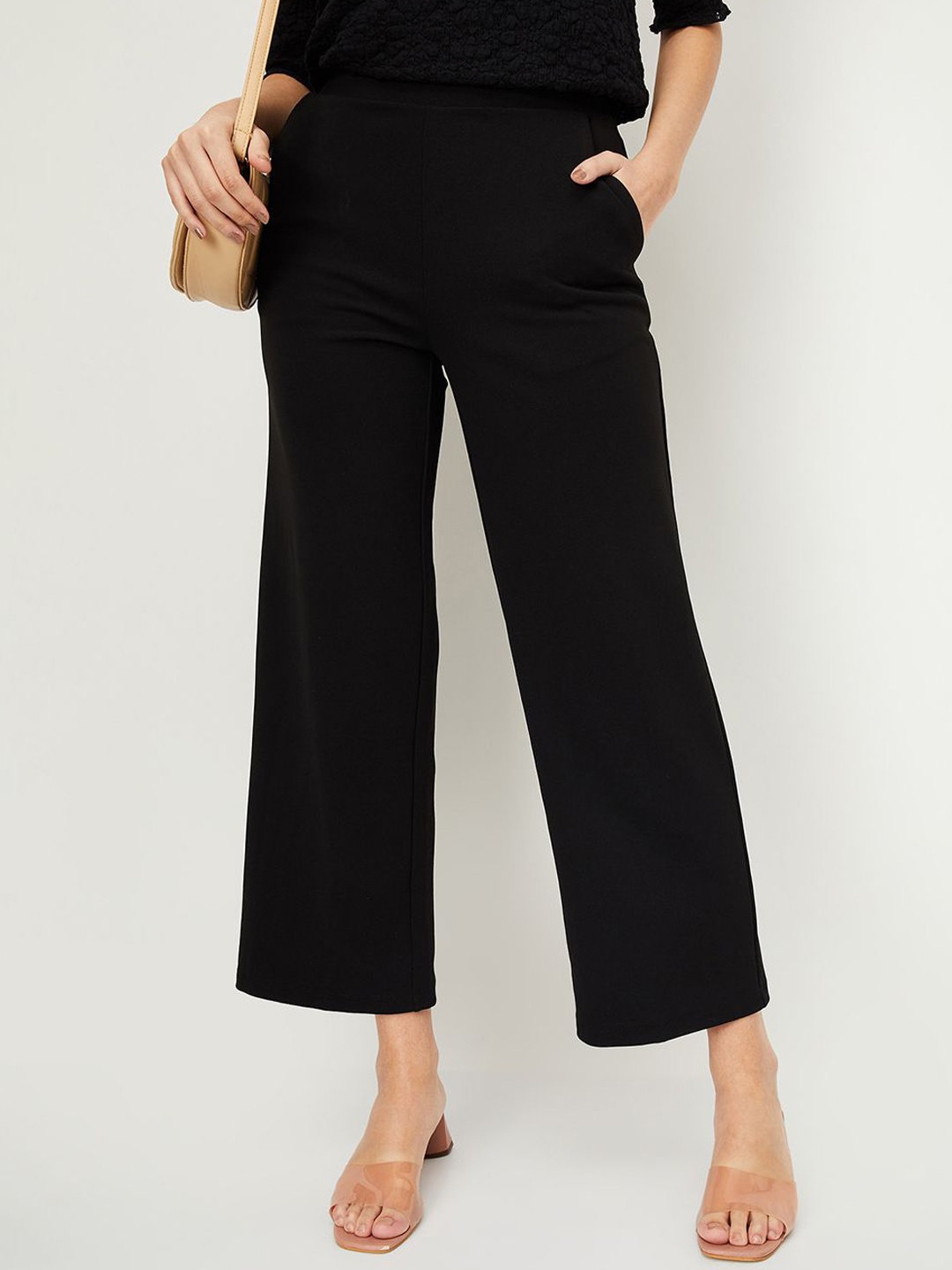 

max Women Solid Cropped Parallel Trousers, Black